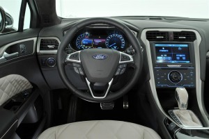 Ford_Mondeo_2015-interior